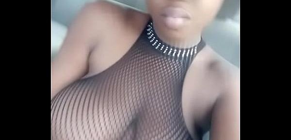  Naija babe with some nice saggy titts